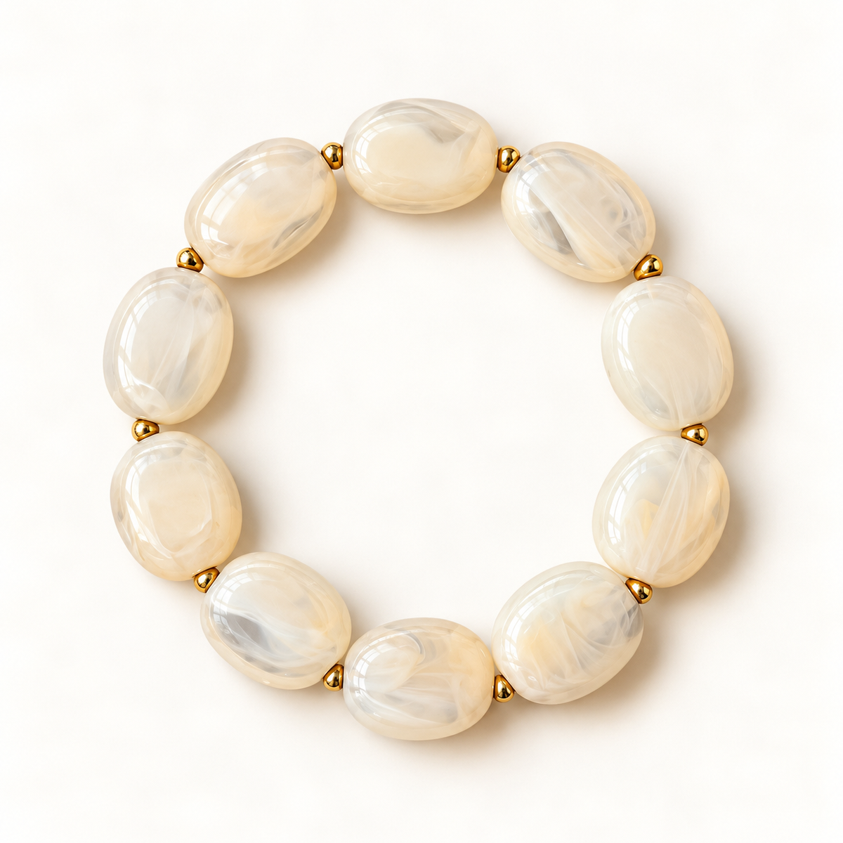 Parelmoeren armband met gouden tussenkralen – Ivory Cloud | Enjoia