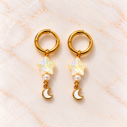 Goudkleurige oorbellen met sterren en maantjes – Lemon Twinkle | Enjoia