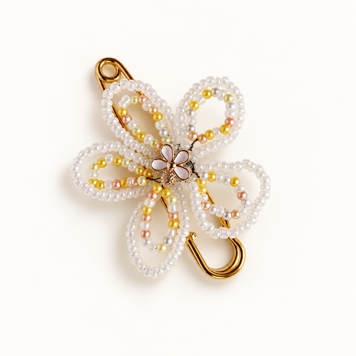 Rouge Bloom Ivory Daisy bloemenbroche van witte en goudkleurige kraaltjes met wit bloemetje