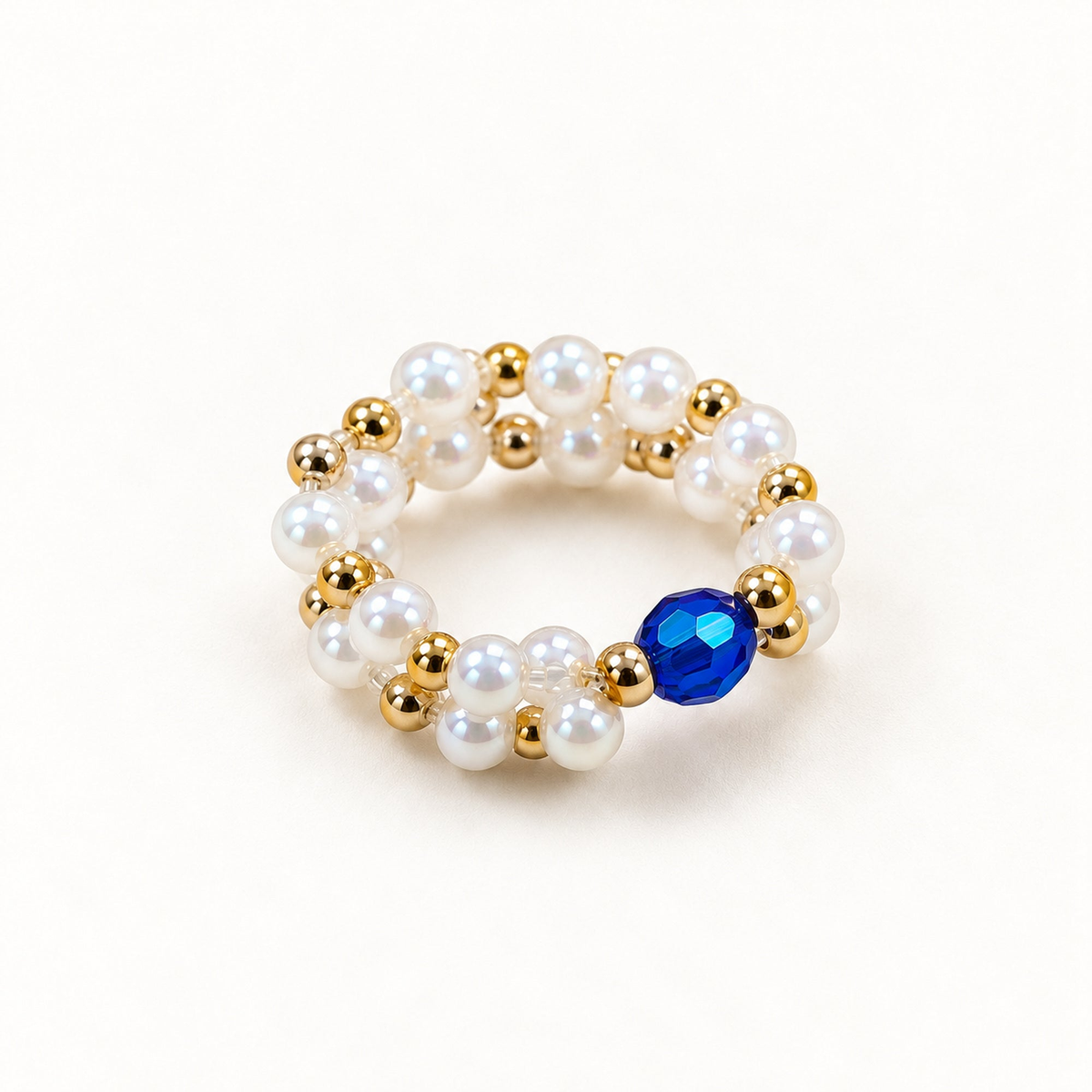 Detail van Royal Blue parelkralenring
