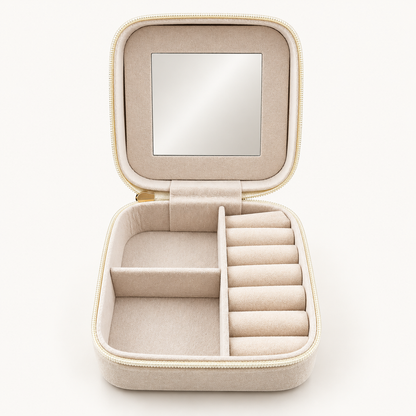 Treasure Keeper sieradendoosje in Beige – open binnenkant met spiegel en opbergvakjes