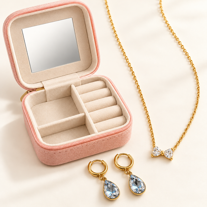 The Golden Keepsake cadeauset: roze Treasure Keeper, Sparkle Bow ketting en Crystal Muse oorbellen